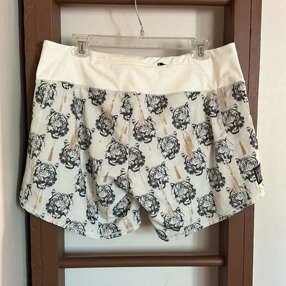 Oiselle Roga Coco Tiger Shorts - Picture 2 of 4